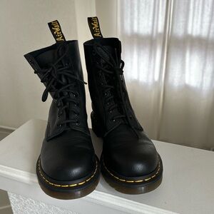 Dr. Martens 1460 Virginia leather boots